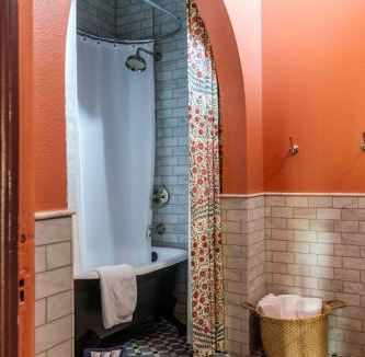 Fredericksburg Bed & Breakfast | The Menagerie