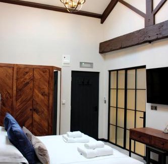 Tideswell Hotel | The Merchant's Yard