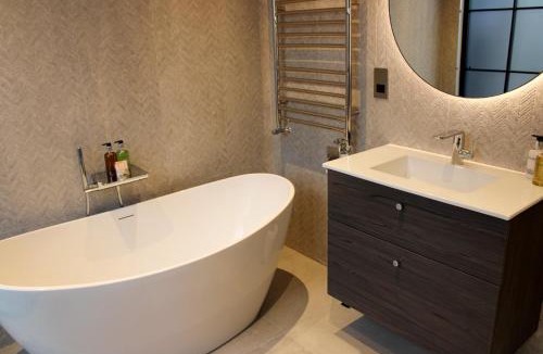 Tideswell Hotel | The Merchant's Yard