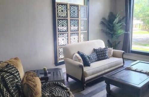 Mer Rouge House | The Merlot - Village Charm