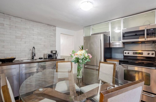 Sainte-Marie Apartment | The Metro Stay – Vibrant 3BR in Gay Village