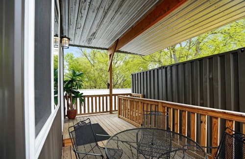Nashville Apartment | The Metropolis | 5 Minutes to Broadway!