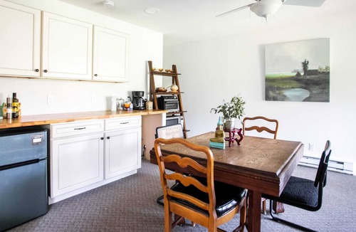 Batesville Apartment | The Mettā Highlands- An Elevated Stay