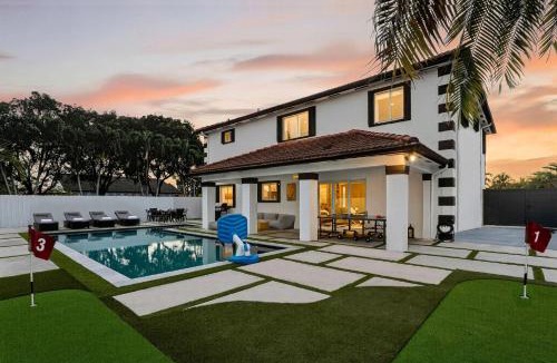 Ludlam House | The Miami Villa, Private Pool with Pool Table