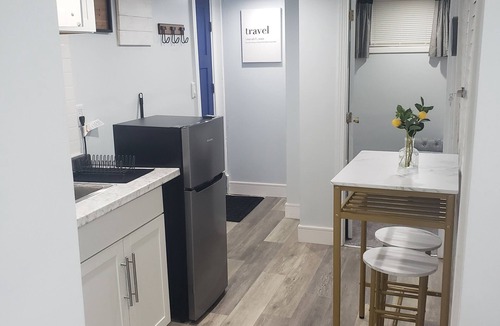 Cranston Apartment | The Micro-Suite at The Eden Park Inn *Tiny Apt