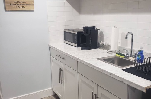 Cranston Apartment | The Micro-Suite at The Eden Park Inn *Tiny Apt