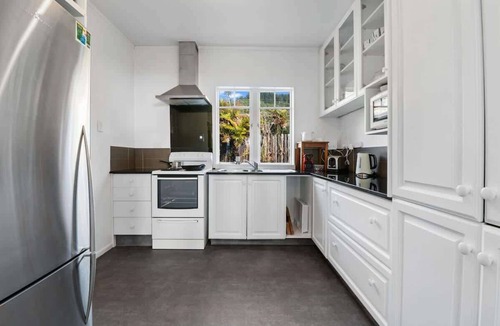 Rototai House | The Middle | Lakefront with Private Jetty