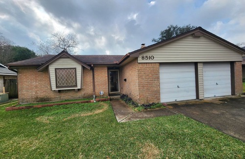 La Porte House | The Middle of EVERYWHERE. 30 min or less to Med. Center, Galleria, Kemah, Nasa