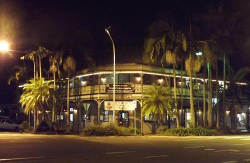 Mullumbimby Hotel | The Middle Pub
