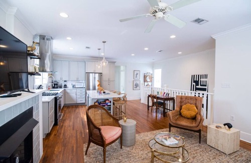 Hillcrest Apartment | The Midtown Pearl with midterm discounts
