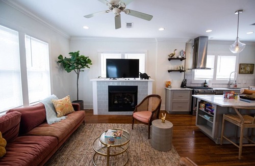 Hillcrest Apartment | The Midtown Pearl with midterm discounts
