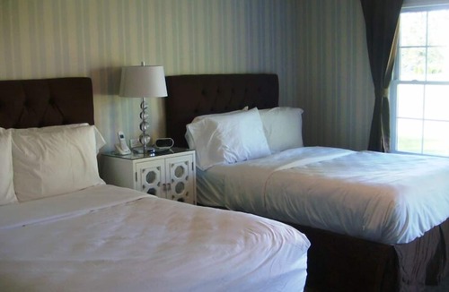 Woodbury Hotel | The Milestone Inn