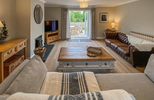Malmesbury House | The Mill Lodge