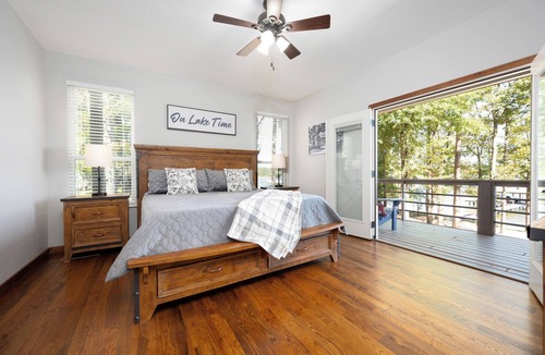 Dogwood Cabin | The Million Dollar View Lakehouse ~Sleeps 10 ~Kayaks ~Fire Pit