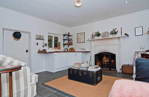 Cockatoo Valley Bed & Breakfast | The Miners Cottage Barossa