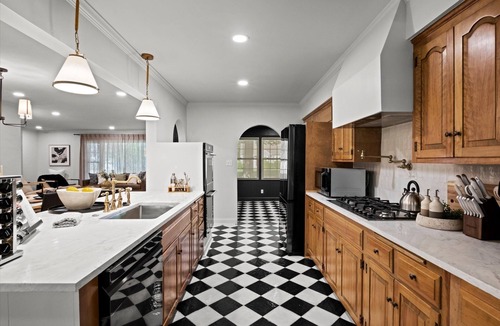 Mission House | The Mini Glenwood - Reimagined Ranch in Mission, KS
