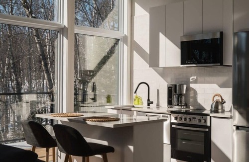 Sainte-Beatrix Ski Chalet | The Mini-Méli - Romantic getaway in a cozy chalet
