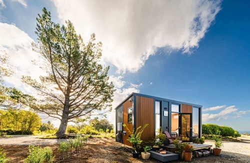 Rewa House | The Mini Mountain Hut 1 by Tiny Away
