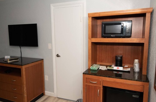 Acton Hotel | The Minuteman Inn