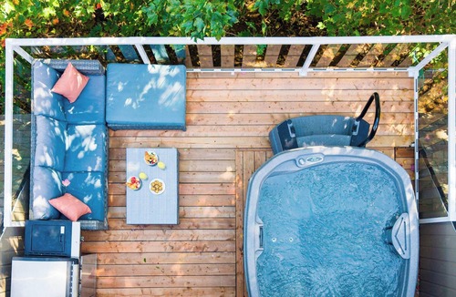 Beaupre Ski Chalet | The Misco | Spa | AC | Mont-Ste-Anne | Indoor and Outdoor Pool | Sauna | BBQ