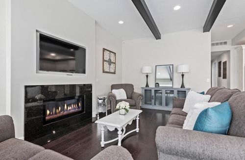 Middleville House | The Mitten Lake Escape