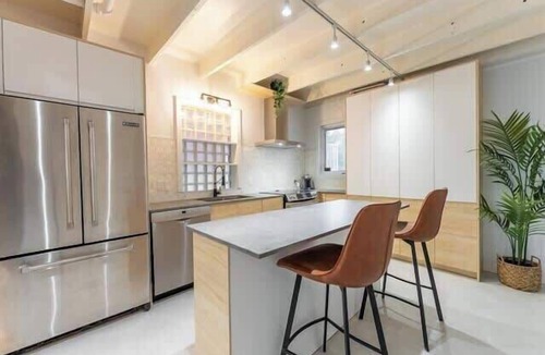 Youville Apartment | The Mixte | Free Parking | Pet Friendly | AC