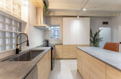 Youville Apartment | The Mixte | Free Parking | Pet Friendly | AC