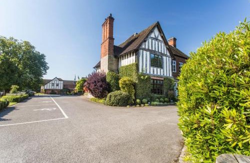 Acton Trussell Hotel | The Moat House