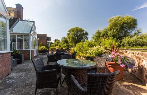 Acton Trussell Hotel | The Moat House