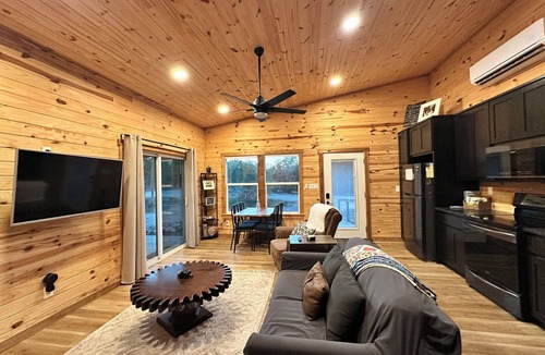 San Marcos Cabin | THE MOCKINGBIRD:nCozy & Modern Guest Cabin, between San Marcos & Wimberley!