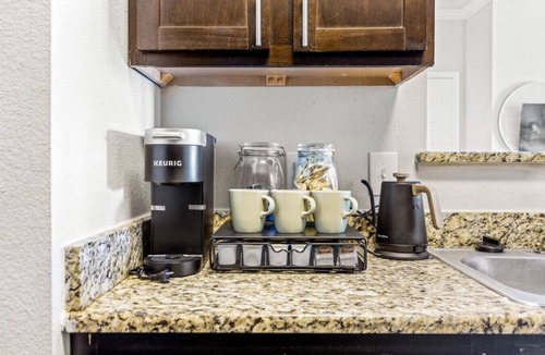 Southside Apartment | The Modern | 3BR2BA | Pool | Gym | Lounge