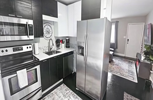 Oakhurst Apartment | The Modern Apartment