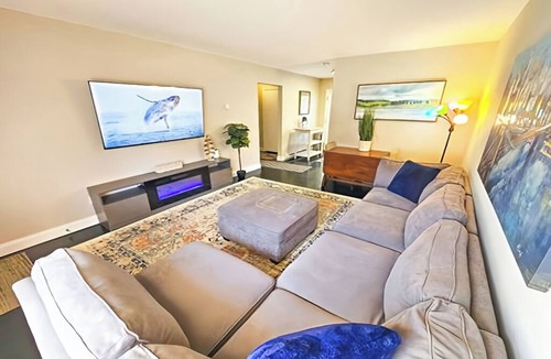 Oakhurst Apartment | The Modern Apartment