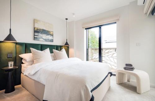 Brondesbury Park Apartment | The Modern Glasshouse