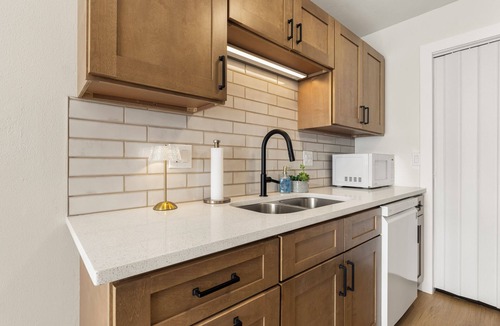 Loves Park Apartment | The Modern Haven-3 beds, excellent location in peaceful Loves Park