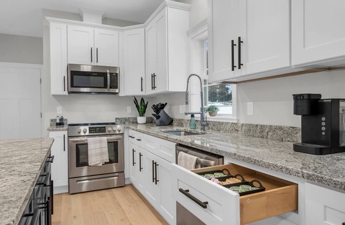 Orange House | The Modern Home Retreatnn