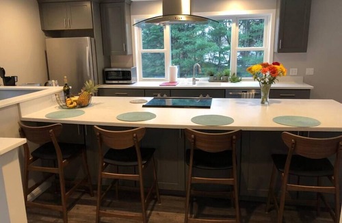 Topsham Apartment | The Modern Loft at Augusta Road