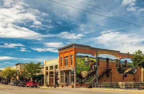 Buffalo Apartment | The Modern Loft at the foot of the Bighorns