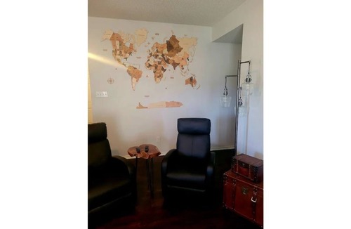 Lubbock House | The Modern Traveler - Cozy and Quiet