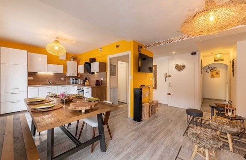 Voiron Apartment | The modern tree, Hyper Center, 8 Pers., T3 on 70m²