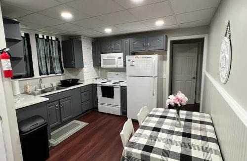 Uniontown Apartment | The Modern Victorian