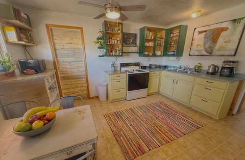 Bluff Hotel | The Mokee Motel (Room 7)