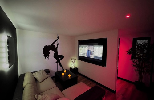 Oignies Bed & Breakfast | THE MOMENT IS CREATED. Exclusive Loveroom