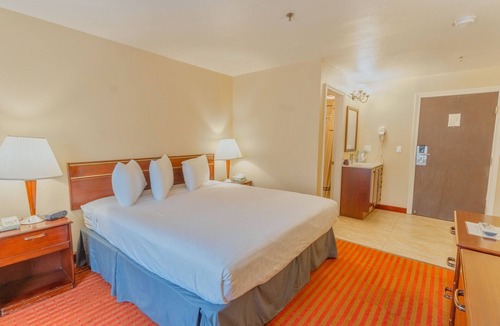 Mariposa Hotel | The Monarch Inn
