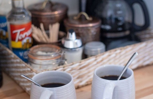 Potomac West House | The Monroe - Free Parking + Backyard Retreat