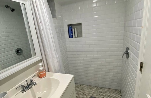 West New York Apartment | The Monrow Brownstone!