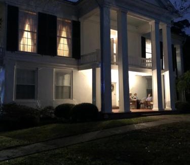 Starkville Bed & Breakfast | The Montgomery B&B
