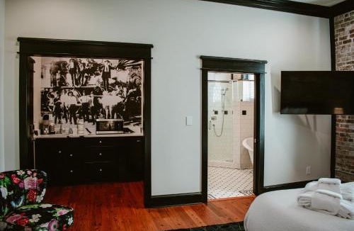 Historic Downtown Apalachicola Apartment | The Montgomery by Visit Apalach