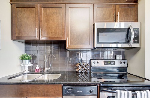 Saskatoon Downtown Condo | *The Montgomery* - Great views, clean and updated space!