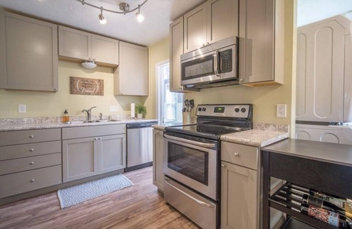 Port Washington Apartment | The Montgomery, Upper